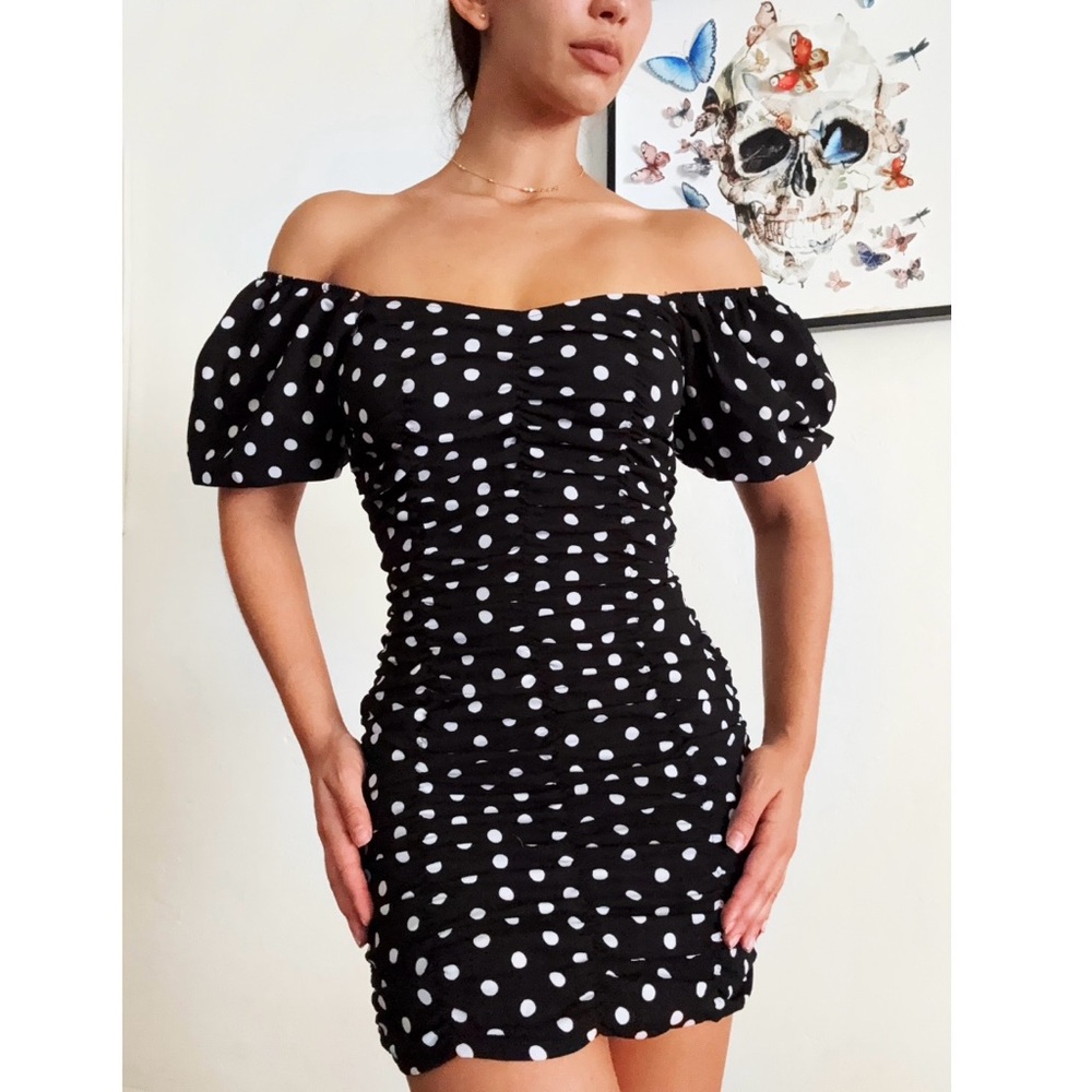 Zara Black and White Polka Dot Off-Shoulder Dress 🧸